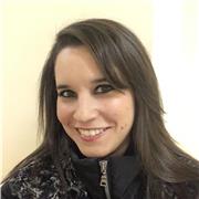 Titulada en Canto por la Escuela Superior de Canto de Madrid, ofrece clases de Canto por zona Alcalá de Henares, Azuqueca y cercanos